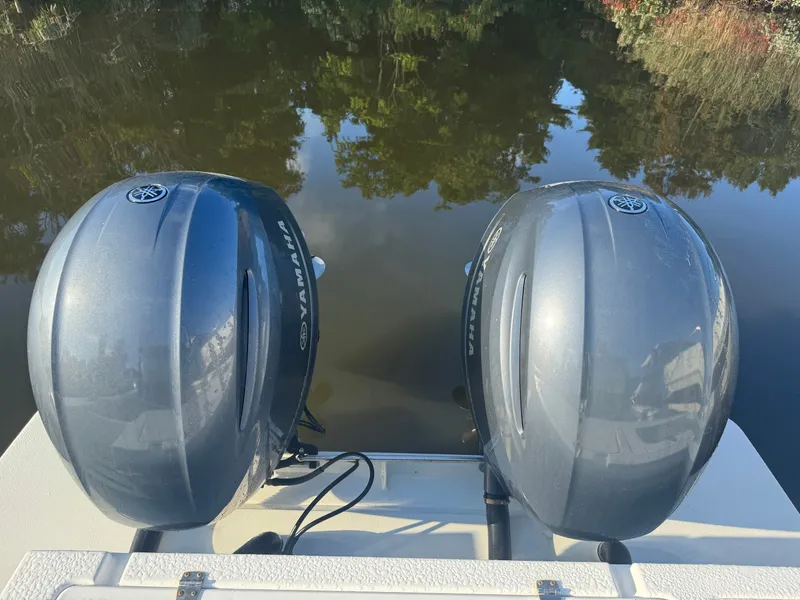 Slide: The Image of Parker Marine 2510 Xld 2021 - 12