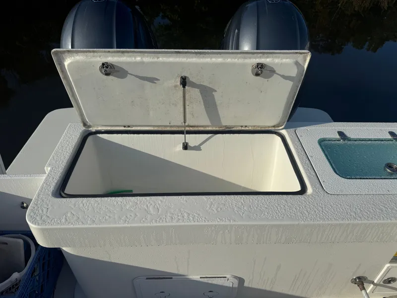 Slide: The Image of Parker Marine 2510 Xld 2021 - 13