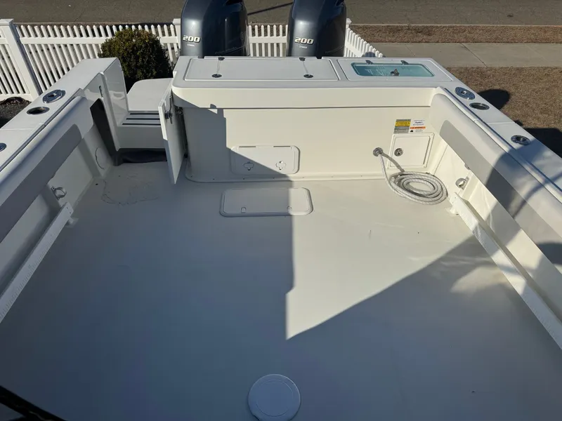 Slide: The Image of Parker Marine 2510 Xld 2021 - 18