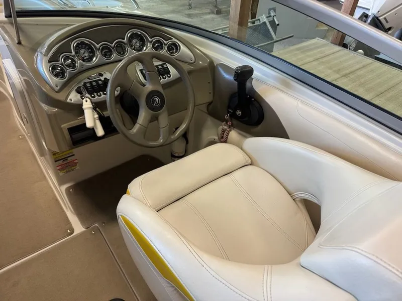 Slide: The Image of Crownline Boats 220 2009 - 7