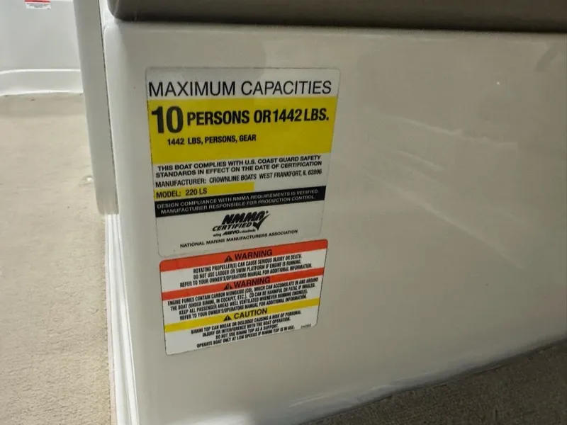 Slide: The Image of Crownline Boats 220 2009 - 8