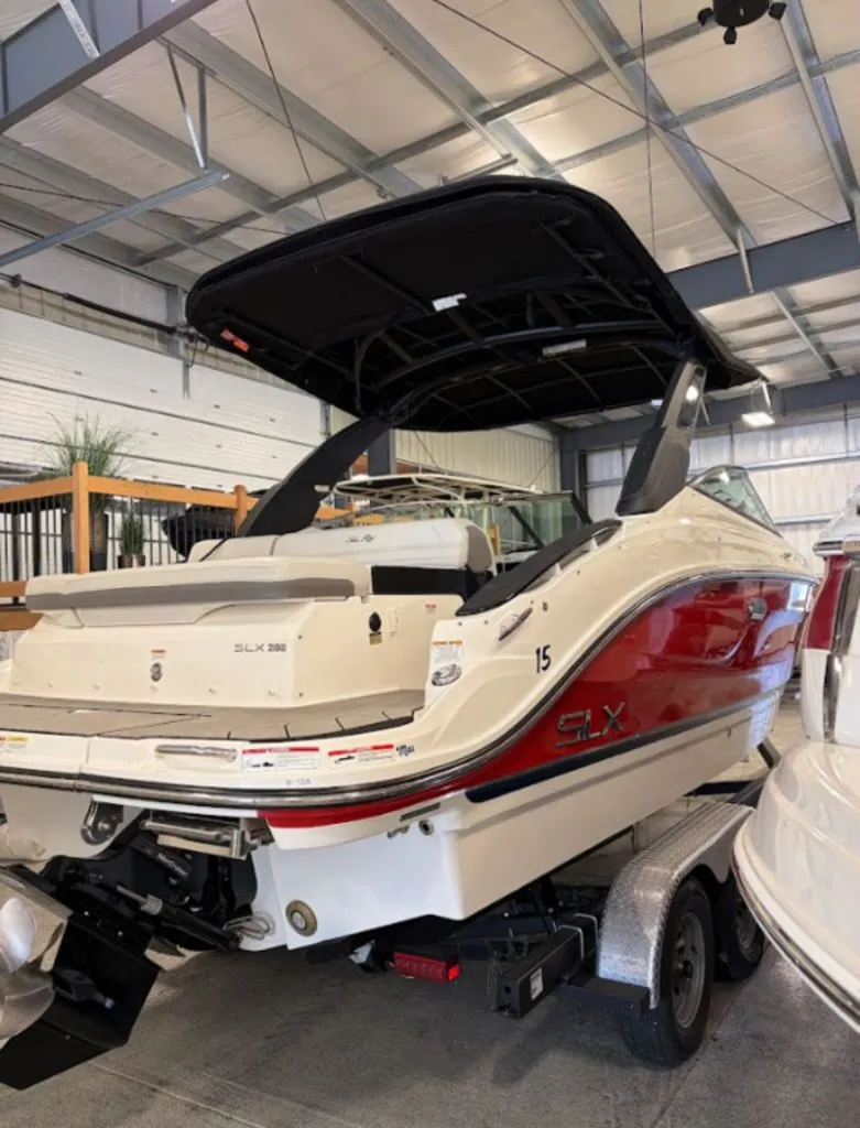 Slide: The Image of Sea Ray SLX 260 2023 - 3