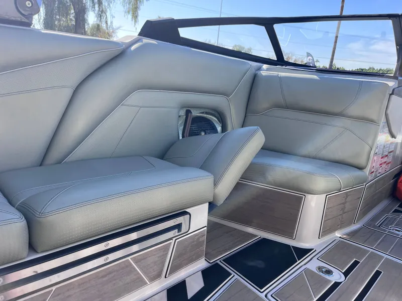 Slide: The Image of Centurion Ri265 2022 - 15