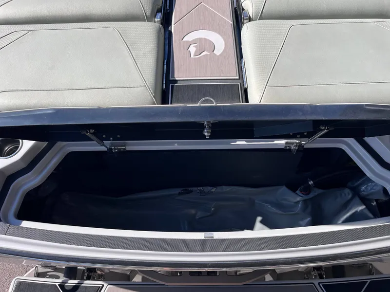 Slide: The Image of Centurion Ri265 2022 - 6