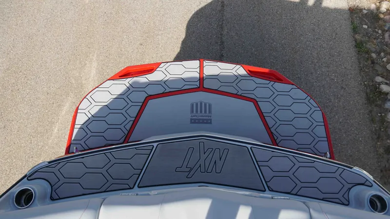 Slide: The Image of MasterCraft NXT24 2023 - 10