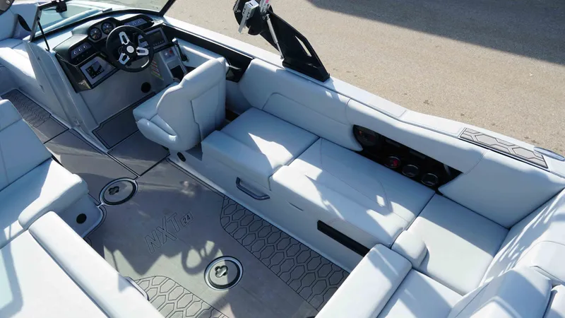 Slide: The Image of MasterCraft NXT24 2023 - 13