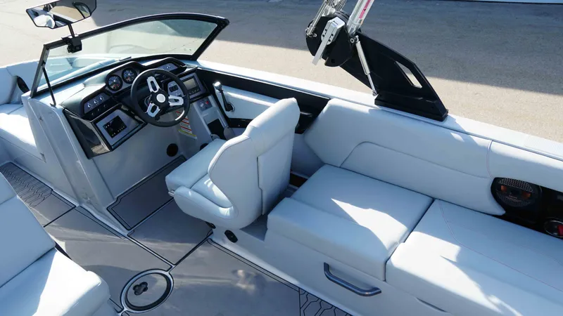 Slide: The Image of MasterCraft NXT24 2023 - 15