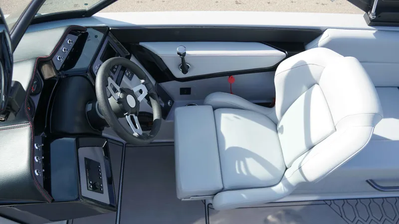 Slide: The Image of MasterCraft NXT24 2023 - 18