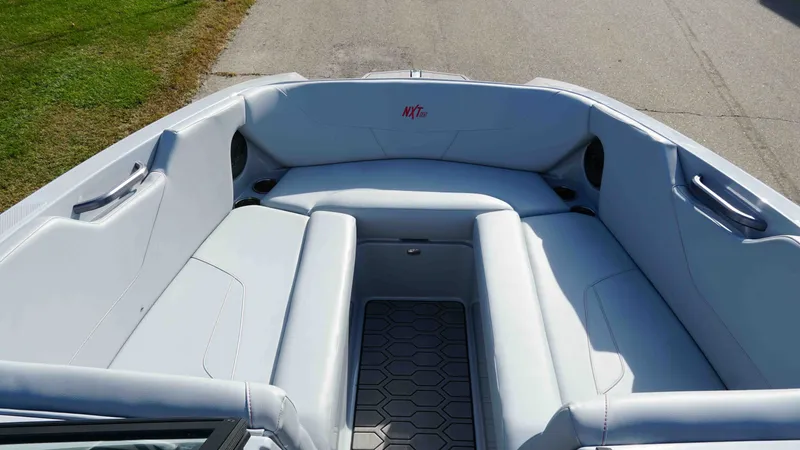 Slide: The Image of MasterCraft NXT24 2023 - 19