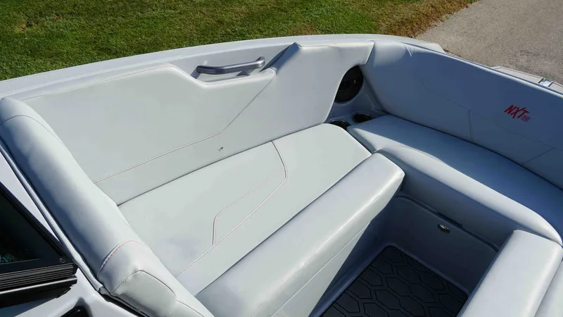 Slide: The Image of MasterCraft NXT24 2023 - 20