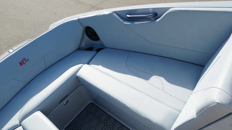 Slide: The Image of MasterCraft NXT24 2023 - 21