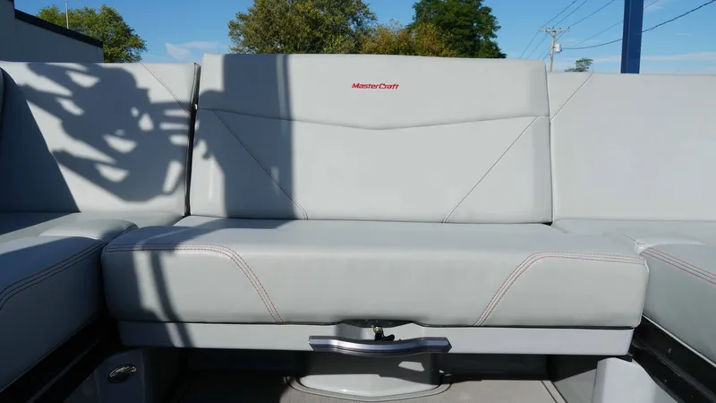 Slide: The Image of MasterCraft NXT24 2023 - 33