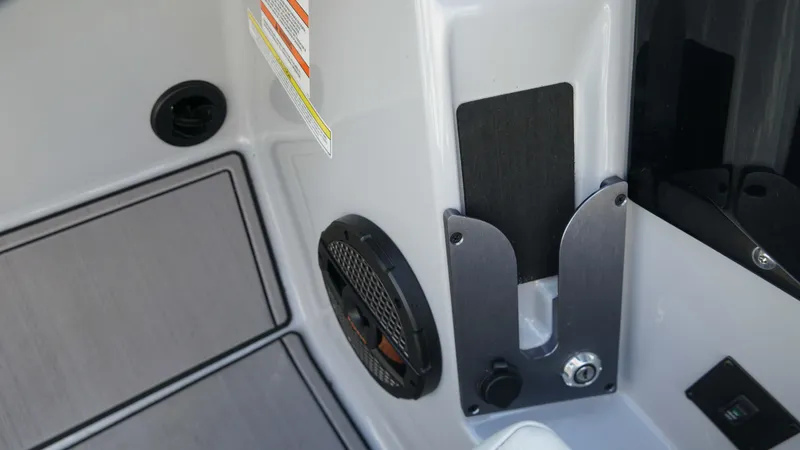 Slide: The Image of MasterCraft NXT24 2023 - 34