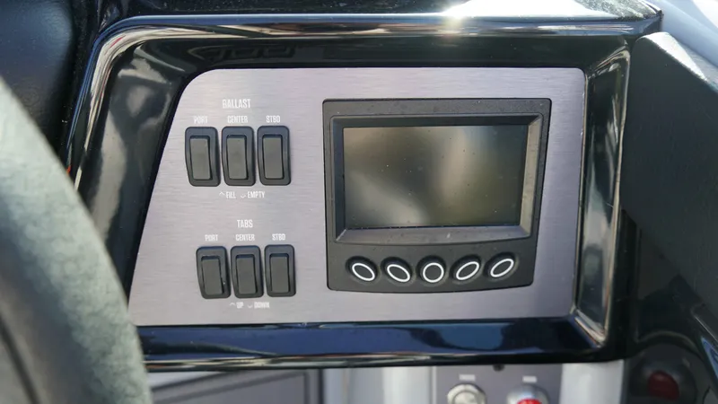 Slide: The Image of MasterCraft NXT24 2023 - 35