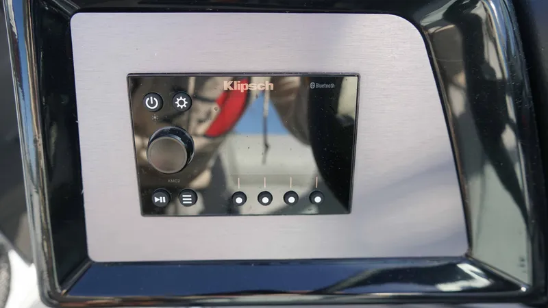 Slide: The Image of MasterCraft NXT24 2023 - 36