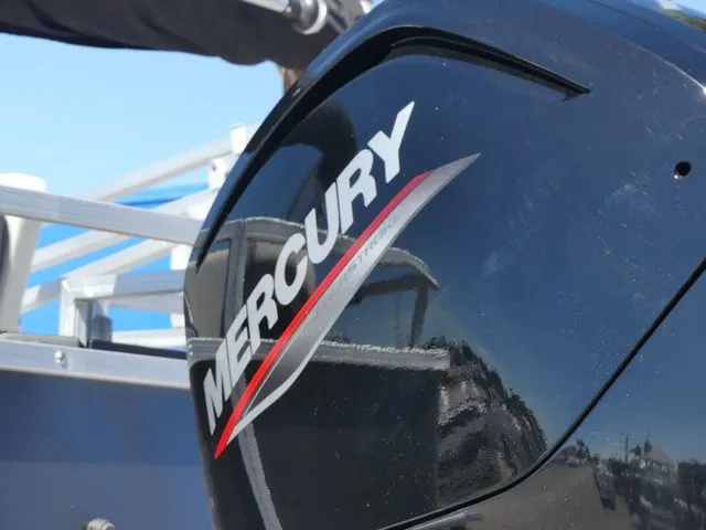 Slide: The Image of Sun Tracker Bass Buggy 18 DLX 2026 - 11