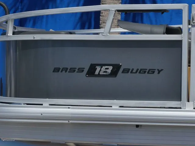 Slide: The Image of Sun Tracker Bass Buggy 18 DLX 2026 - 9