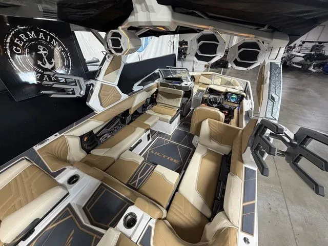 Slide: The Image of Tigé Ultré 23ZX 2026 - 7