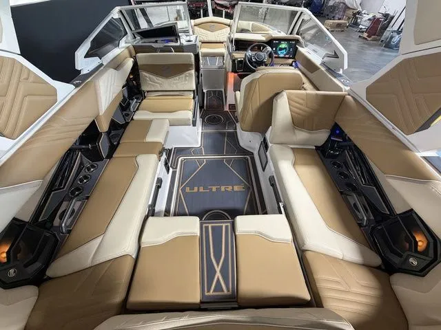 Slide: The Image of Tigé Ultré 23ZX 2026 - 8