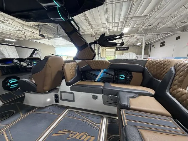 Slide: The Image of Tigé 24RZX 2026 - 7