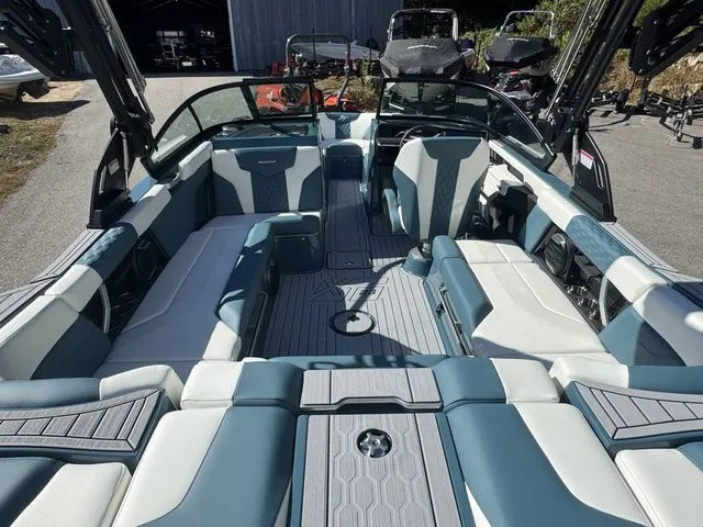 Slide: The Image of MasterCraft XT23 2026 - 12