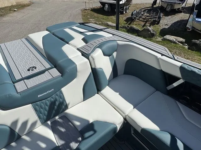 Slide: The Image of MasterCraft XT23 2026 - 15