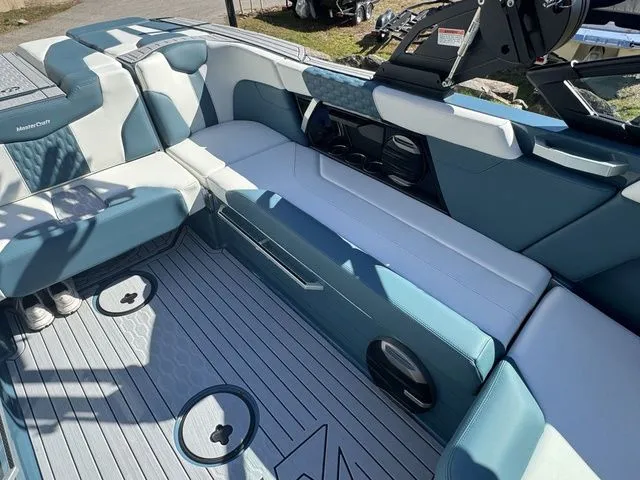 Slide: The Image of MasterCraft XT23 2026 - 17