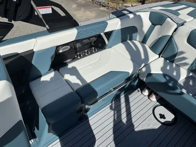 Slide: The Image of MasterCraft XT23 2026 - 18