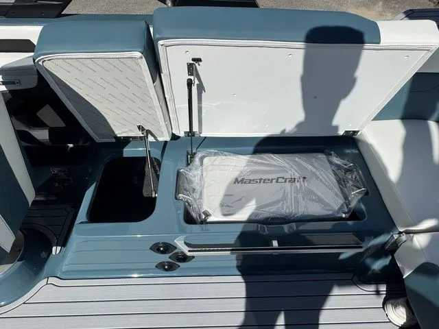 Slide: The Image of MasterCraft XT23 2026 - 19