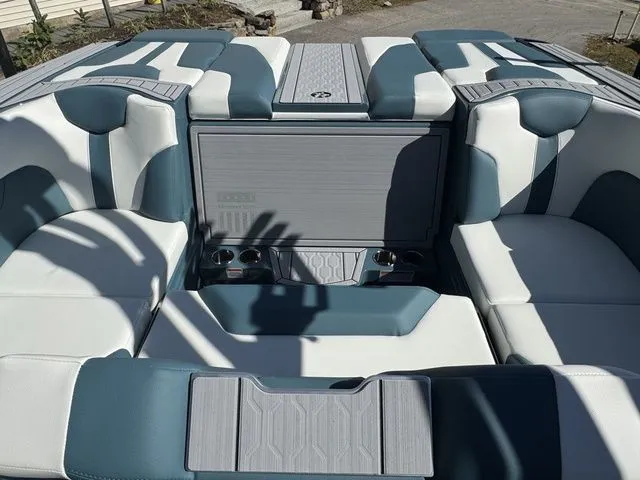 Slide: The Image of MasterCraft XT23 2026 - 22