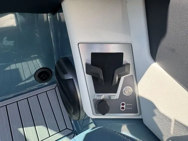 Slide: The Image of MasterCraft XT23 2026 - 26