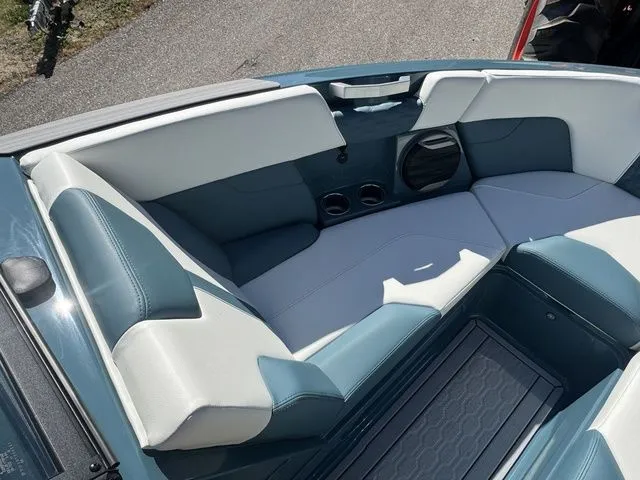 Slide: The Image of MasterCraft XT23 2026 - 31