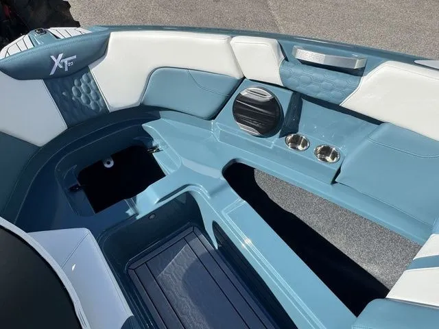 Slide: The Image of MasterCraft XT23 2026 - 33