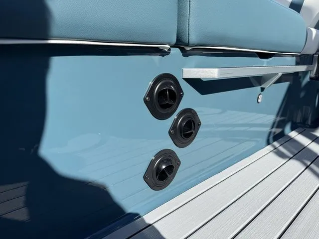 Slide: The Image of MasterCraft XT23 2026 - 37