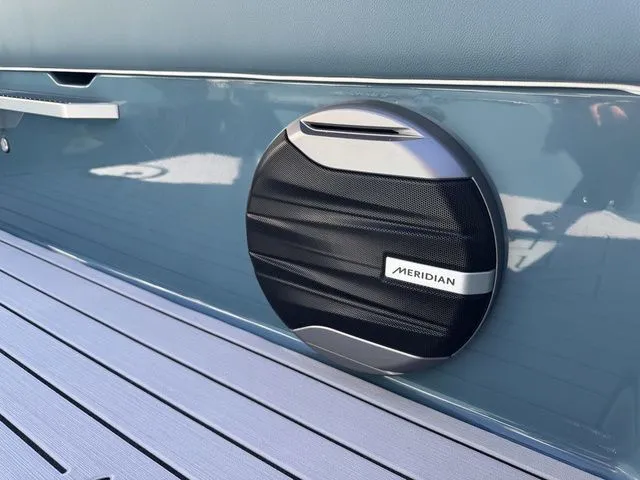 Slide: The Image of MasterCraft XT23 2026 - 38