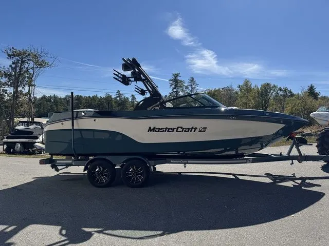 Slide: The Image of MasterCraft XT23 2026 - 7