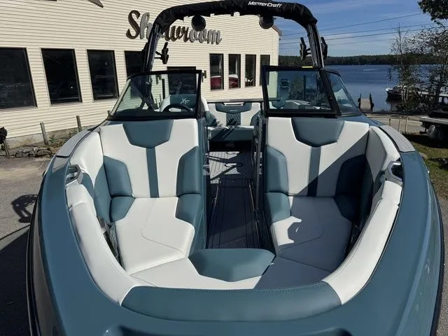 Slide: The Image of MasterCraft XT23 2026 - 9