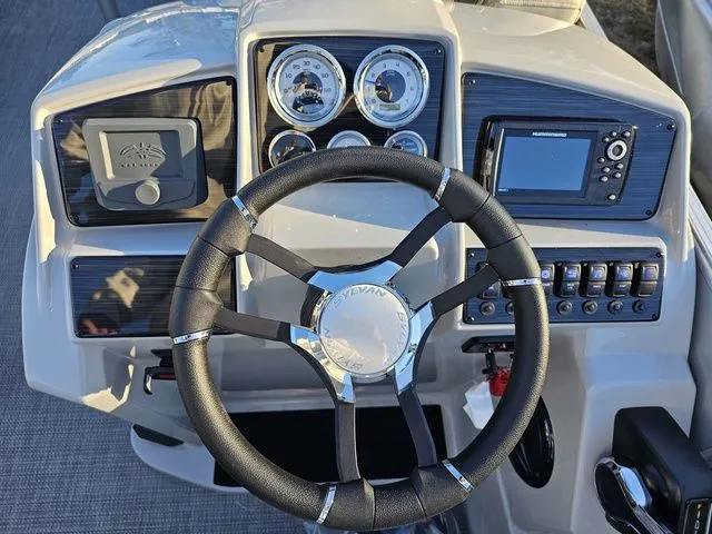 Slide: The Image of Sylvan Mirage 8524 CLZ DH 2026 - 8