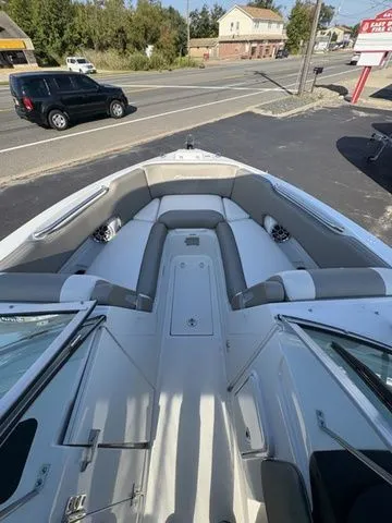 Slide: The Image of Finseeker 240 DC 2024 - 4