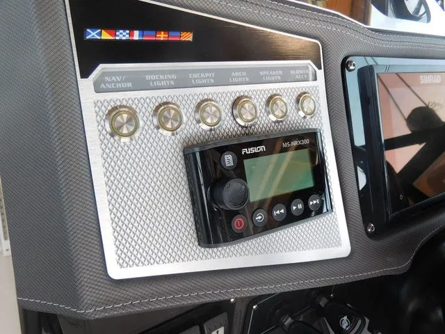 Slide: The Image of Monterey 305SS 2023 - 18