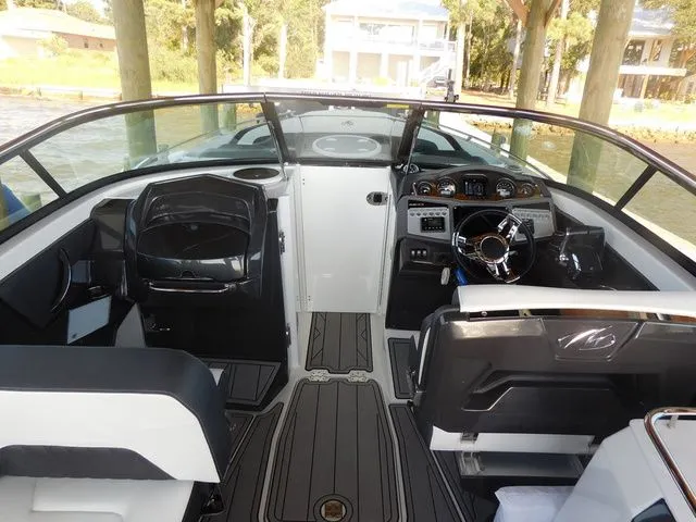 Slide: The Image of Monterey 305SS Super Sport 2023 - 12