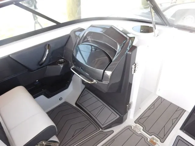 Slide: The Image of Monterey 305SS Super Sport 2023 - 22