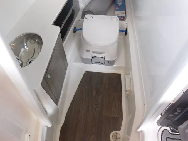 Slide: The Image of Monterey 305SS Super Sport 2023 - 25