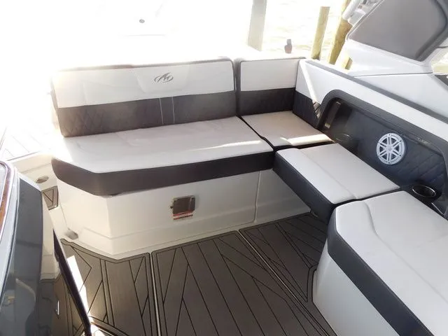 Slide: The Image of Monterey 305SS Super Sport 2023 - 29