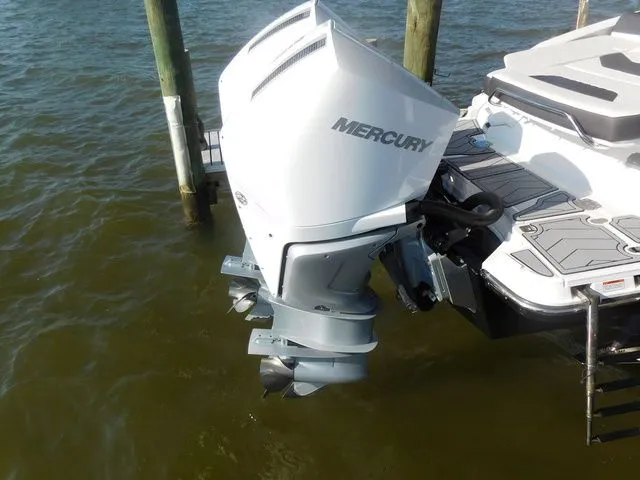 Slide: The Image of Monterey 305SS Super Sport 2023 - 33