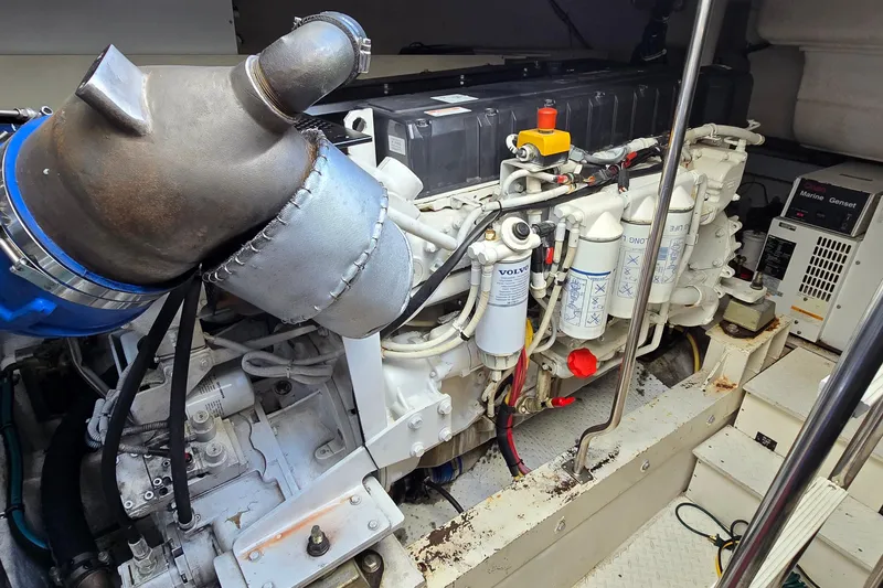 Slide: The Image of Luxurious bathroom interior of 2005 Cruisers Yachts 500 Express with modern fixtures. - 53