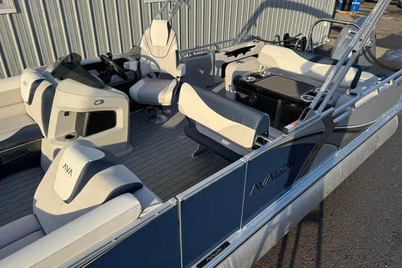 Slide: The Image of 2026 Avalon LSZ Entertainer pontoon boat with luxurious seating and modern design. - 4