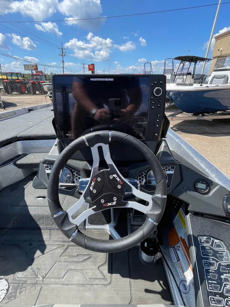 Slide: The Image of Skeeter Zxr21 Le 2023 - 18