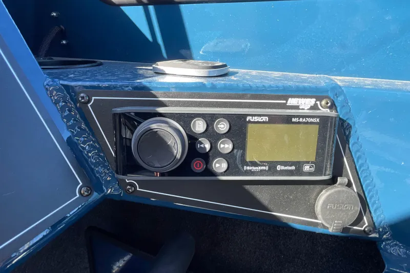 Slide: The Image of 2026 Hewescraft 210 Sea Runner ET dashboard with Fusion MS-RA70NSX marine stereo system. - 24