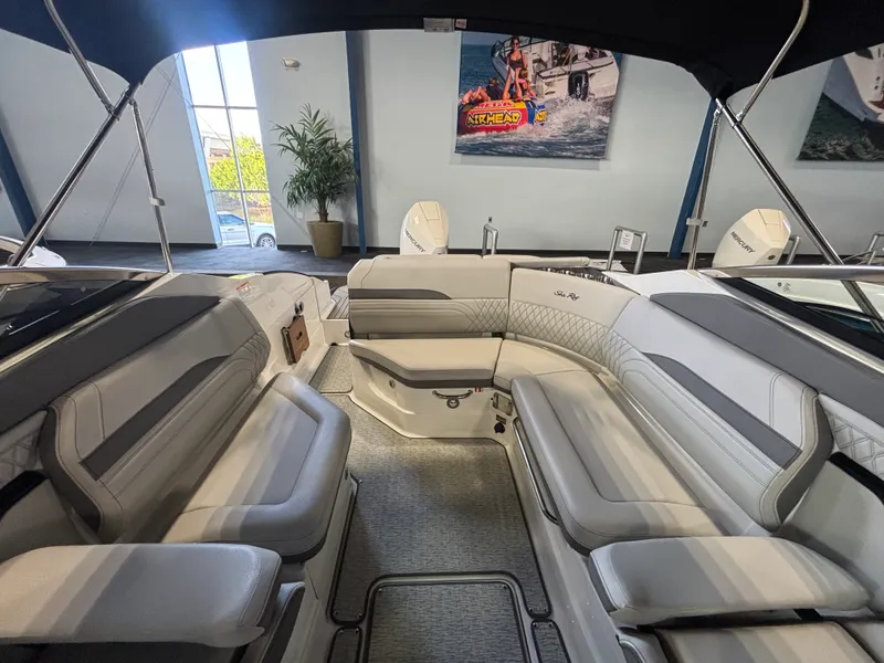 Slide: The Image of Sea Ray SLX 260 Outboard 2026 - 11